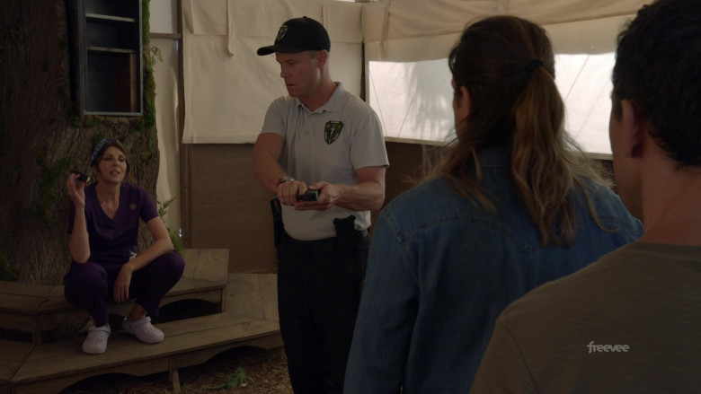 Crocs Shoes of Gina Bellman as Sophie Devereaux in Leverage Redemption S02E05 The Walk in the Woods Job (2022)