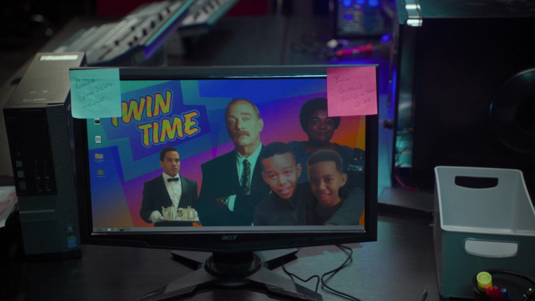 Dell Computer and Acer Monitor in South Side S03E08 Littlepalooza (1)