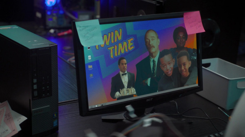 Dell Computer and Acer Monitor in South Side S03E08 Littlepalooza (2)