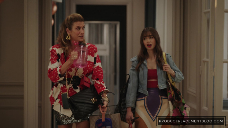 Dolce & Gabbana Bags of Kate Walsh as Madeline Wheeler in Emily in Paris S03E03 Coo D'état (2)