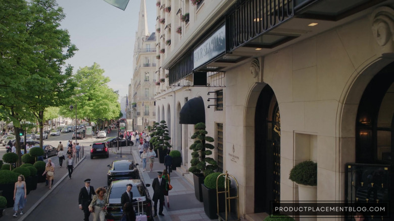 Four Seasons Hotel George V Luxury 5-Star Paris Hotel in Emily in Paris S03E03 Coo D'état (2)