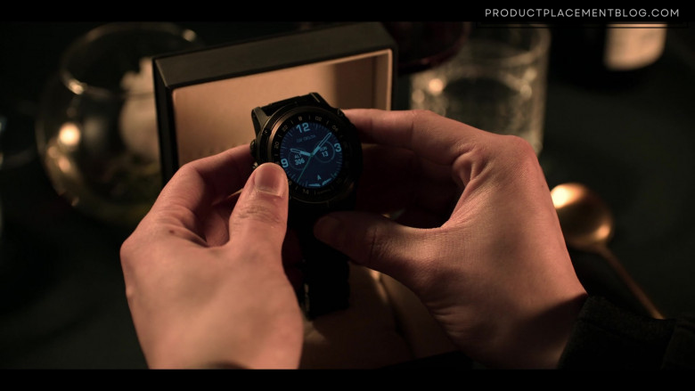 Garmin Smartwatch of Noah Centineo as Owen Hendricks in The Recruit S01E07 I.M.F.T.B.S. (2)