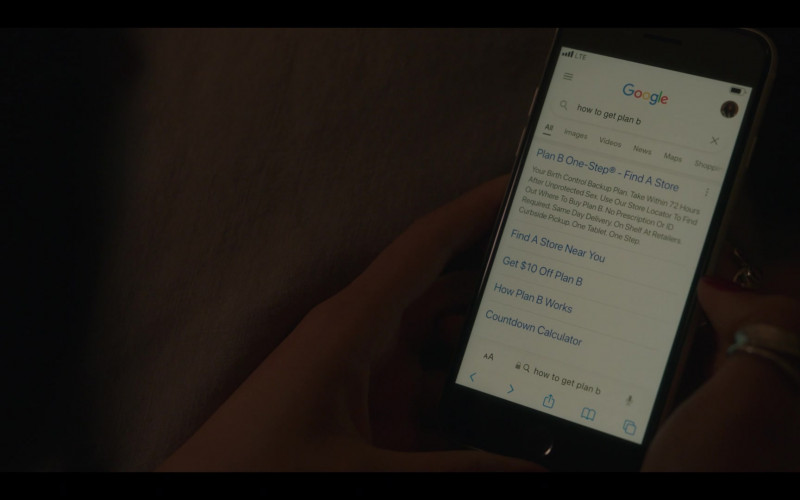 Google Website and Plan B One-Step in Gossip Girl S02E05 "Games, Trains and Automobiles" (2022)