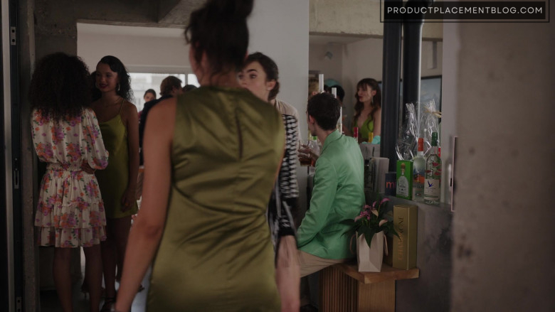 Grey Goose Vodka and Patrón Tequila in Emily in Paris S03E05 Ooo La La Liste (2022)