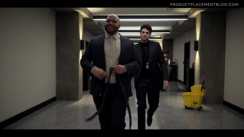 Gucci Men’s Suit Worn by Noah Centineo as Owen Hendricks in The Recruit S01E03 Y.D.E.K.W.Y.D. (4)