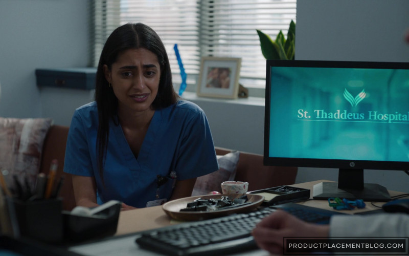 HP Computer Monitor in Fleishman Is in Trouble S01E06 This Is My Enjoyment (2022)