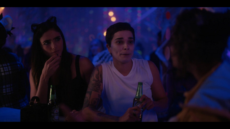 Heineken Beer Bottles in The L Word Generation Q S03E04 Last to Know (4)