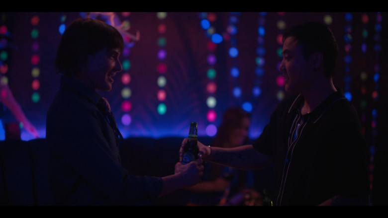 Heineken Beer Bottles in The L Word Generation Q S03E04 Last to Know (7)