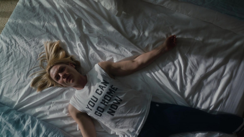 High-Rise Compression Legging Pants of Claire Danes as Rachel in Fleishman Is in Trouble S01E07 Me-Time (2022)