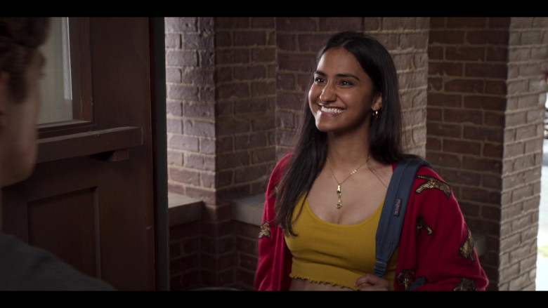 JanSport Backpack in The Sex Lives of College Girls S02E05 Taking Shots (2022)