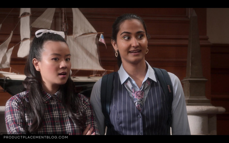 JanSport Backpack of Actress Amrit Kaur as Bela Malhotra in The Sex Lives of College Girls S02E09 Sex & Basketball (2022)