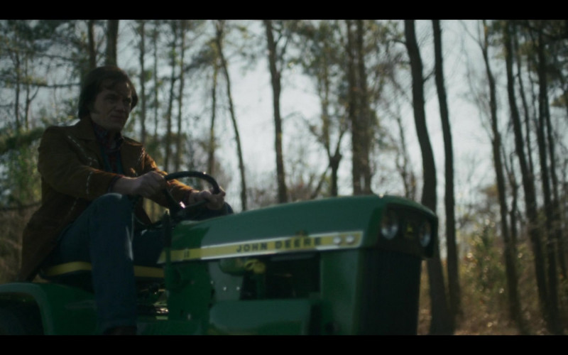 John Deere Riding Lawn Mower Used by Michael Shannon as George Jones in George & Tammy S01E04 "The Grand Tour" (2022)