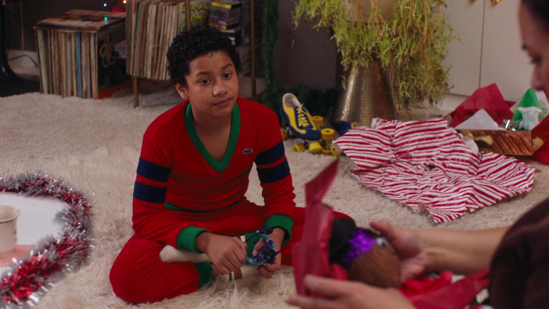 Lacoste Outfit in Young Rock S03E06 Dwanta Claus (2022)