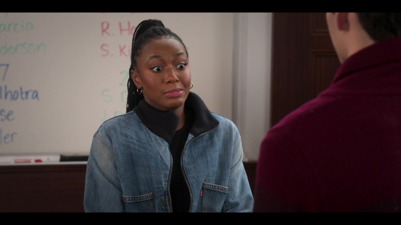 Levi’s Women’s Jacket of Alyah Chanelle Scott as Whitney Chase in The Sex Lives of College Girls S02E06 Doppelbanger (2022)