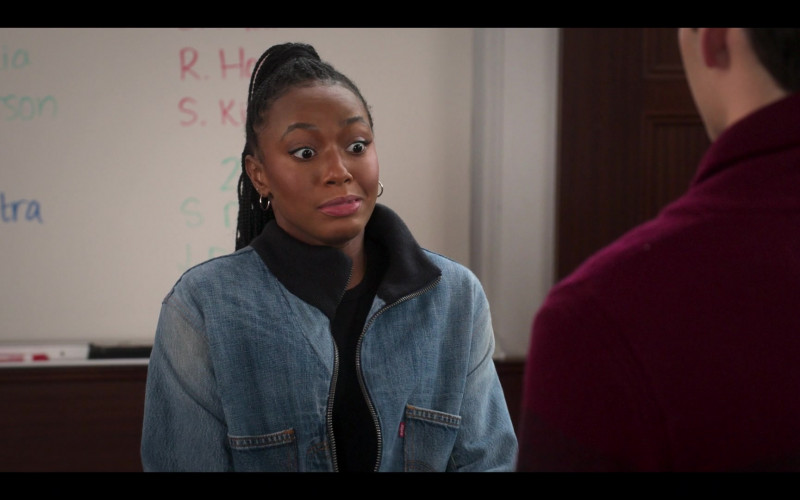 Levi’s Women’s Jacket of Alyah Chanelle Scott as Whitney Chase in The Sex Lives of College Girls S02E06 Doppelbanger (2022)