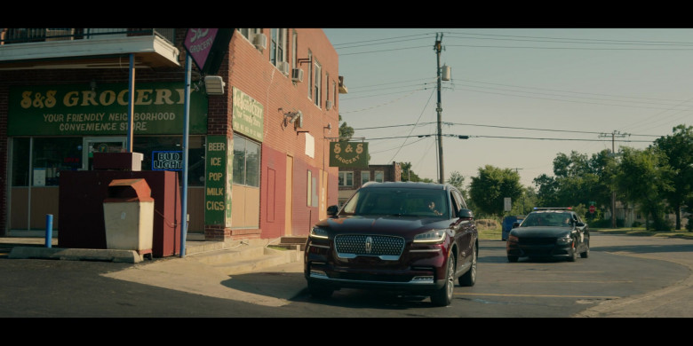 Lincoln Aviator SUV in Tulsa King S01E05 Token Joe