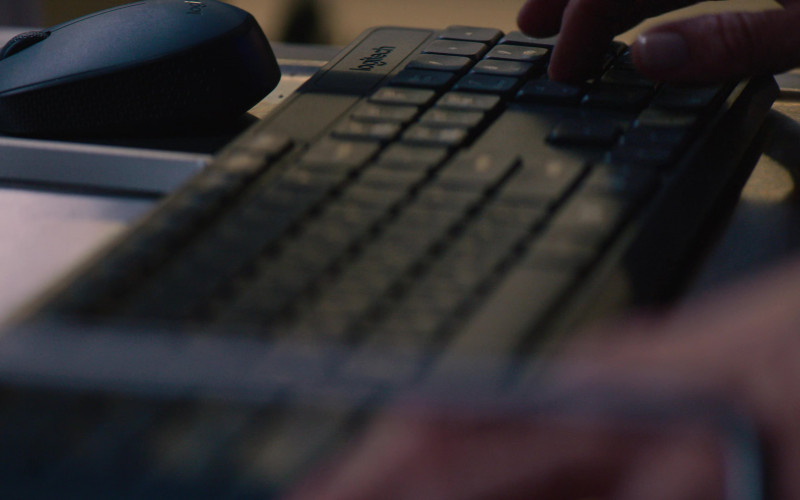 Logitech Mouse and PC Keyboard in NCIS Hawai’i S02E09 Desperate Measures (1)
