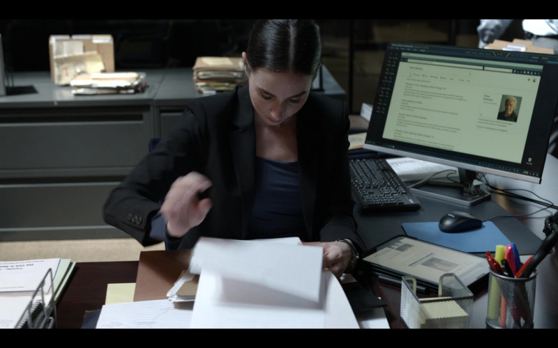 Logitech Mouse and PC Keyboard in National Treasure Edge of History S01E02 The Treasure Map (2022)