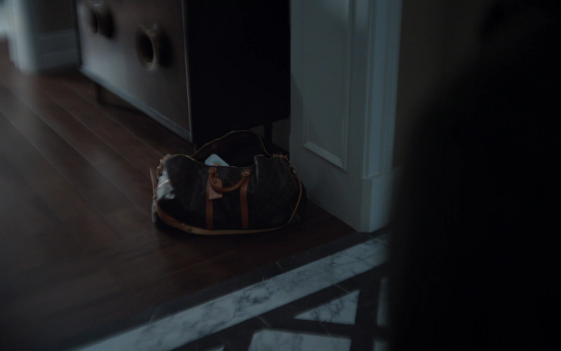 Louis Vuitton Bag in Fleishman Is in Trouble S01E07 "Me-Time" (2022)