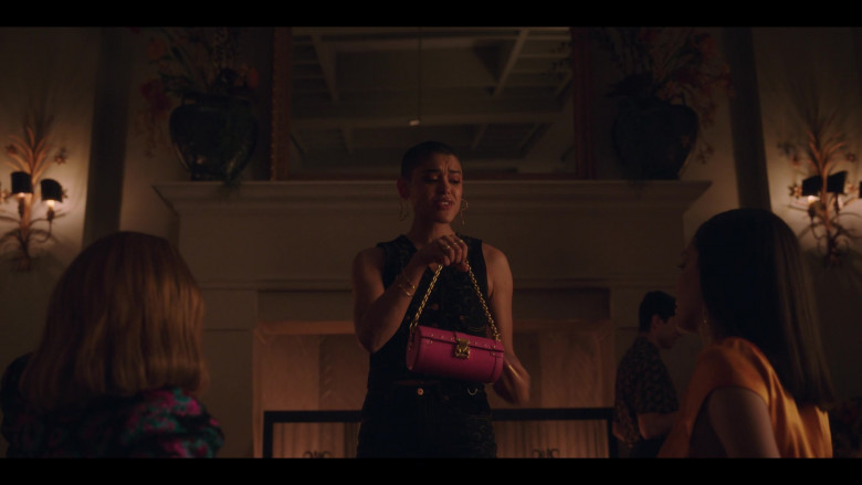 Louis Vuitton Papillon Trunk Bag of Jordan Alexander as Julien Calloway in Gossip Girl S02E06 How to Bury a Millionaire (2)