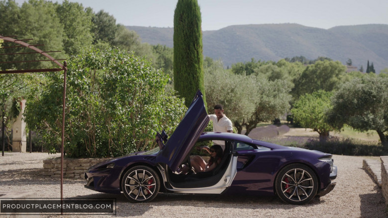 McLaren Artura High-Performance Hybrid Sports Car in Emily in Paris S03E06 Ex-en-Provence (5)