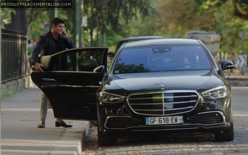 Mercedes-Benz Car in Emily in Paris S03E05 Ooo La La Liste (2022)