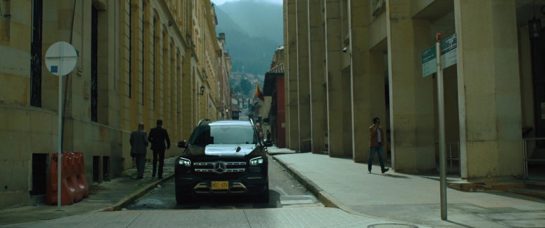 Mercedes-Benz GLS 450 Car in Echo 3 S01E07 Red Is Positive, Black Is a Negative (1)