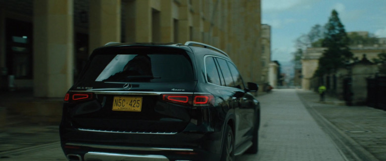 Mercedes-Benz GLS 450 Car in Echo 3 S01E07 Red Is Positive, Black Is a Negative (2)