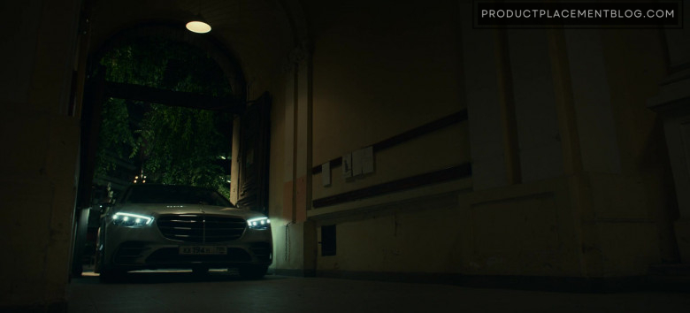 Mercedes-Benz S-Class Car in Tom Clancy's Jack Ryan S03E07 Moscow Rules (2)