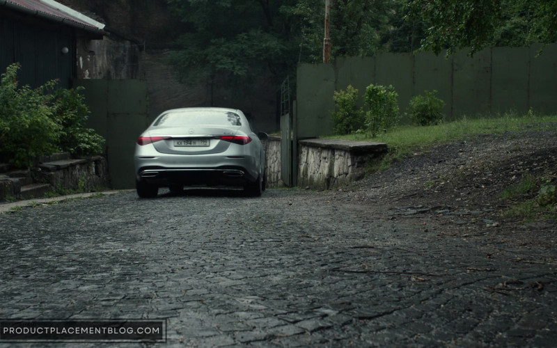 Mercedes-Benz S-Class in Tom Clancy's Jack Ryan S03E08 "Star on the Wall" (2022)