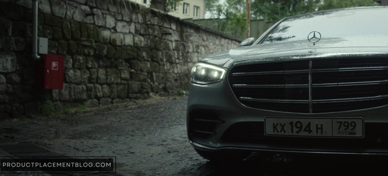 Mercedes-Benz S-Class in Tom Clancy's Jack Ryan S03E08 Star on the Wall (2)