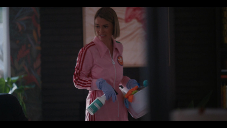 Mrs. Meyer's All-Purpose Cleaner Spray in The L Word Generation Q S03E06 Questions for the Universe (2022)