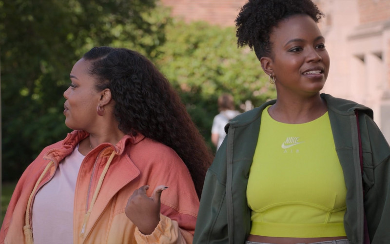 Nike Air Women's Top in The Sex Lives Of College Girls S02E08 Pre-Frosh Weekend (2022)