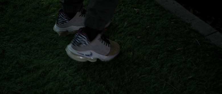 Nike Sneakers in Criminal Minds S16E04 Pay-Per-View (2)