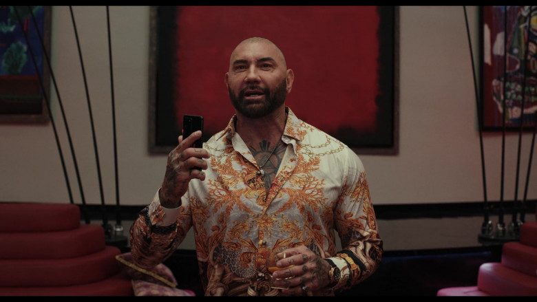 Samsung Galaxy Smartphone Used by Dave Bautista as Duke Cody in Glass Onion A Knives Out Mystery (4)