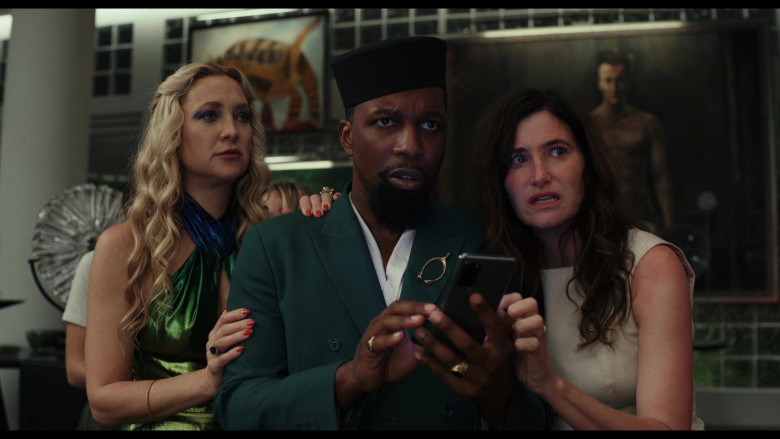 Samsung Galaxy Smartphone Used by Leslie Odom Jr. as Lionel Toussaint in Glass Onion A Knives Out Mystery (3)