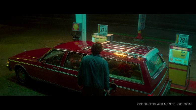 Shell Gas Station in White Noise 2022 Movie (3)
