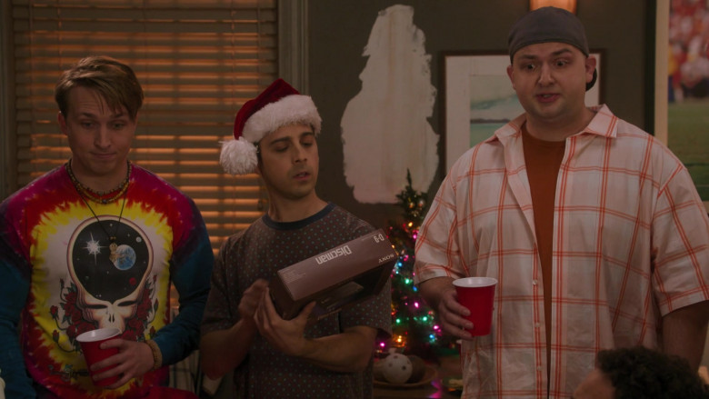 Sony Discman CD Player in The Goldbergs S10E10 Worst Grinch Ever (3)
