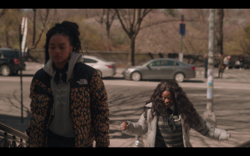 The North Face Down Jacket Worn by Whitney Peak as Zoya Lott in Gossip Girl S02E02 Guess Who’s Coming at Dinner (1)