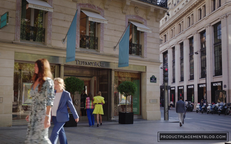 Tiffany & Co. Store in Emily in Paris S03E02 What It's All About…