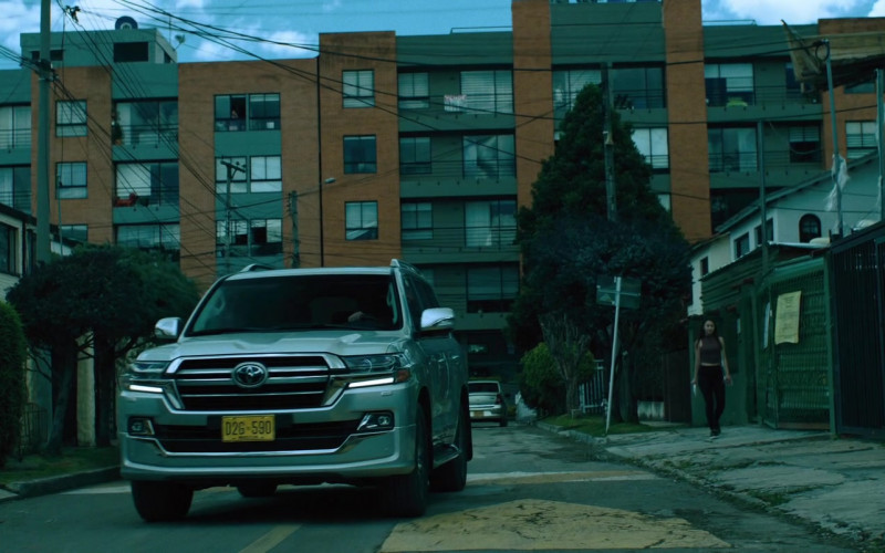 Toyota Landcruiser Car in Echo 3 S01E07 Red Is Positive, Black Is a Negative (1)