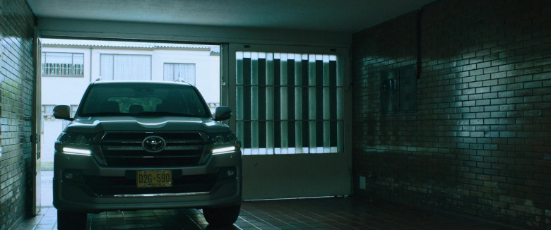 Toyota Landcruiser Car in Echo 3 S01E07 Red Is Positive, Black Is a Negative (2)