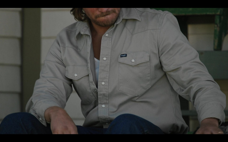 Wrangler Men's Shirt Worn by Luke Grimes as Kayce Dutton in Yellowstone S05E05 Watch ‘Em Ride Away (1)