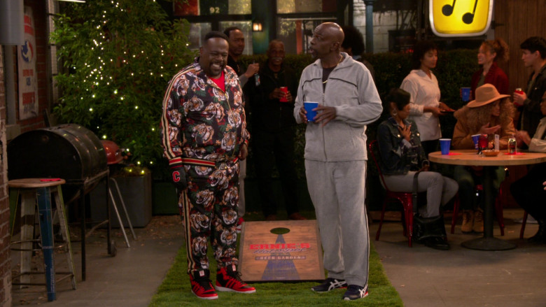 Adidas Sneakers of Cedric the Entertainer in The Neighborhood S05E11 Welcome to the Cornhole (2)