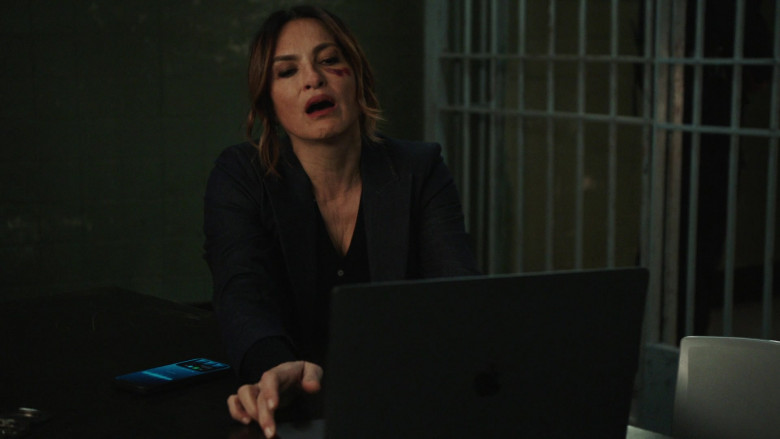 Apple MacBook Laptop Computers in Law & Order Special Victims Unit S24E12 Blood Out (1)