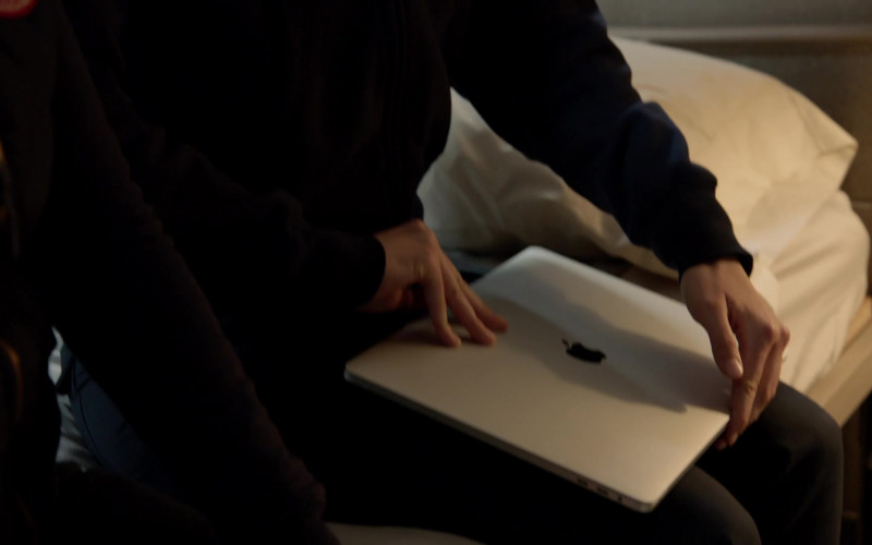Apple MacBook Laptop in Chicago Fire S11E11 A Guy I Used to Know (1)