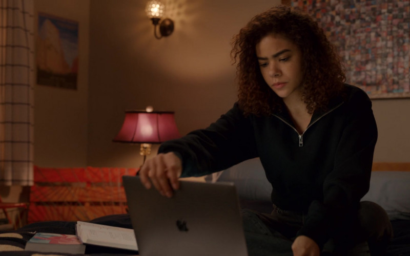 Apple MacBook Laptop of Antonia Gentry in Ginny & Georgia S02E02 Why Does Everything Have to Be So Terrible, All the Time, Forever (2)