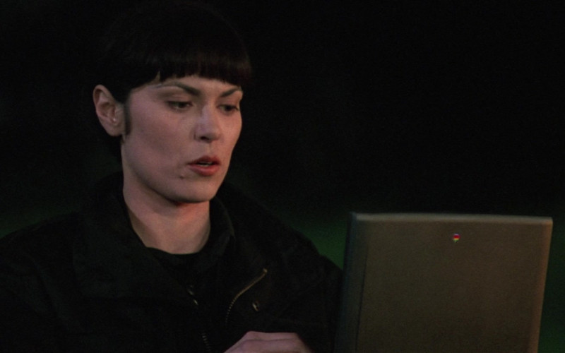 Apple Macintosh PowerBook Laptop Computer in Escape from L.A. (1)