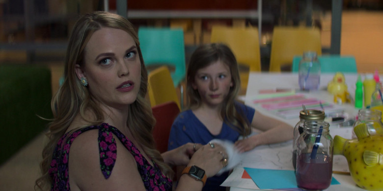 Apple Smartwatches in The Watchful Eye S01E02 Hide and Seek (1)