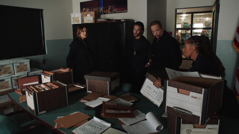 Bankers Box in Law & Order Special Victims Unit S24E10 Jumped In (2023)